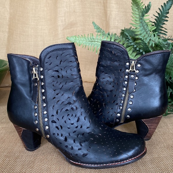 Emese Ankle Boots | Poshmark